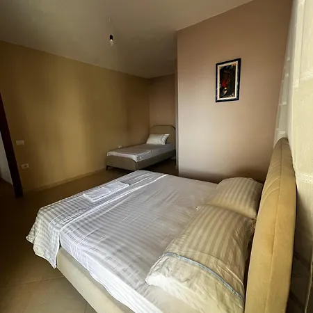 Apartment Spacious 8-person