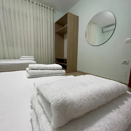 Spacious 8-person * Sarandë